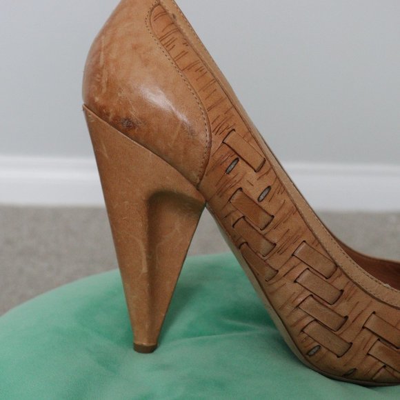 🌏 Cavallini - Rare Basket weave Italian Leather Heels Pumps - Size 40 / 10 US - Picture 5 of 9